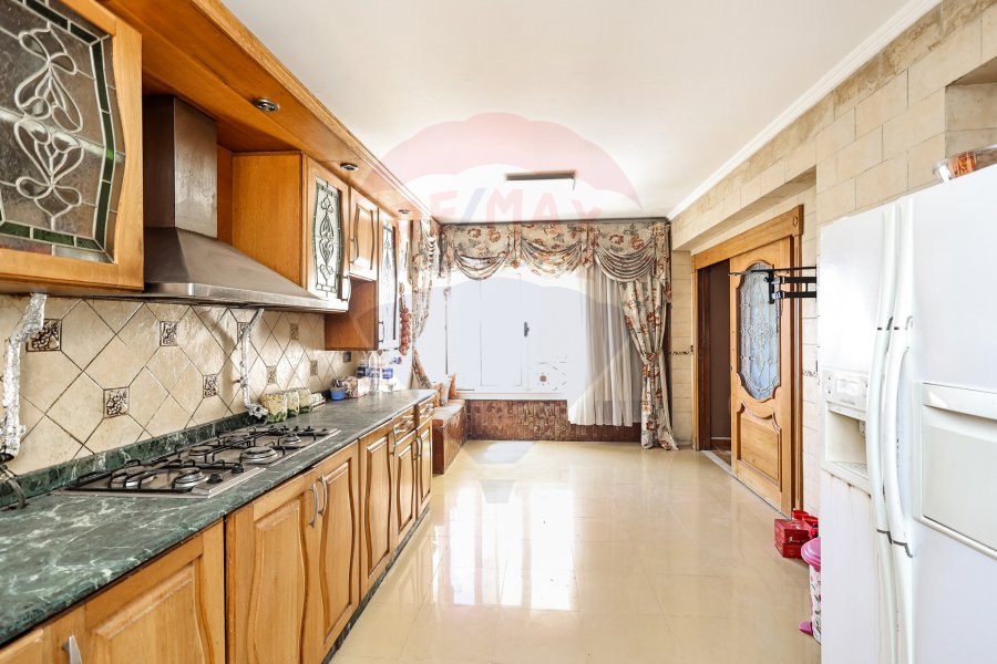 Apartment for rent furnished 244 m Saba Pasha (Seria Royal Plaza Towers)