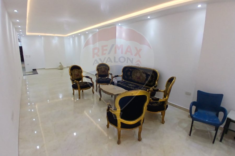Apartment for sale 210 m Gleem (Mostafa Fahmy St.)