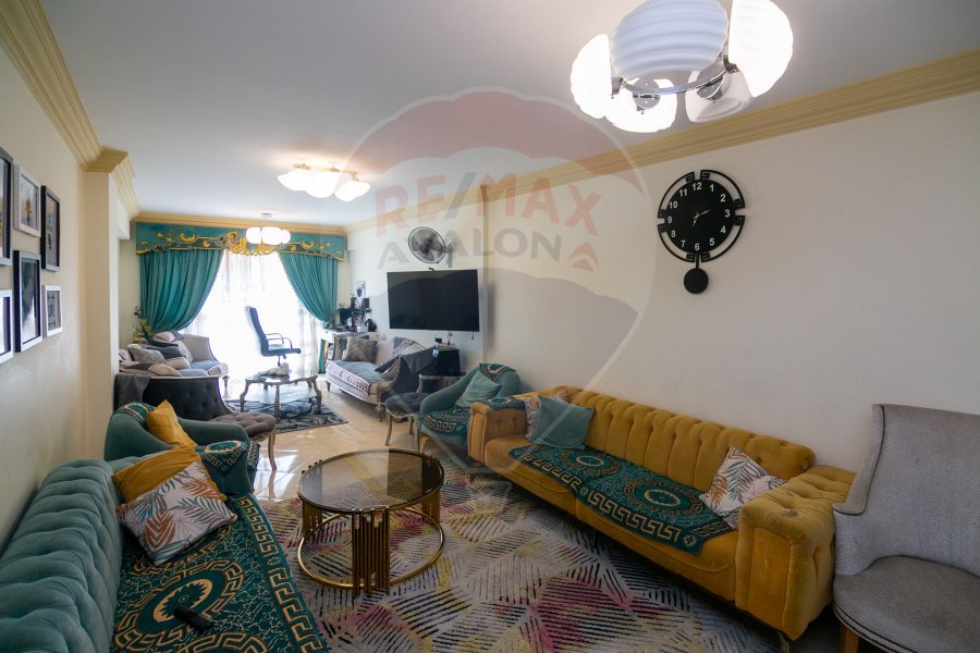 شقة للبيع 200 م سموحة (جراند فيل)