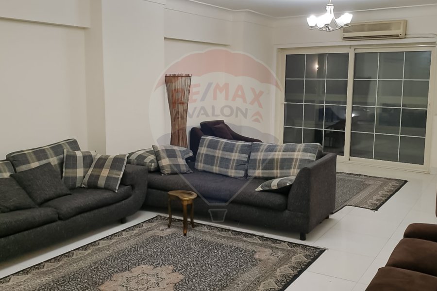 Apartment for rent 135 m Alasafra (Directly on the sea)