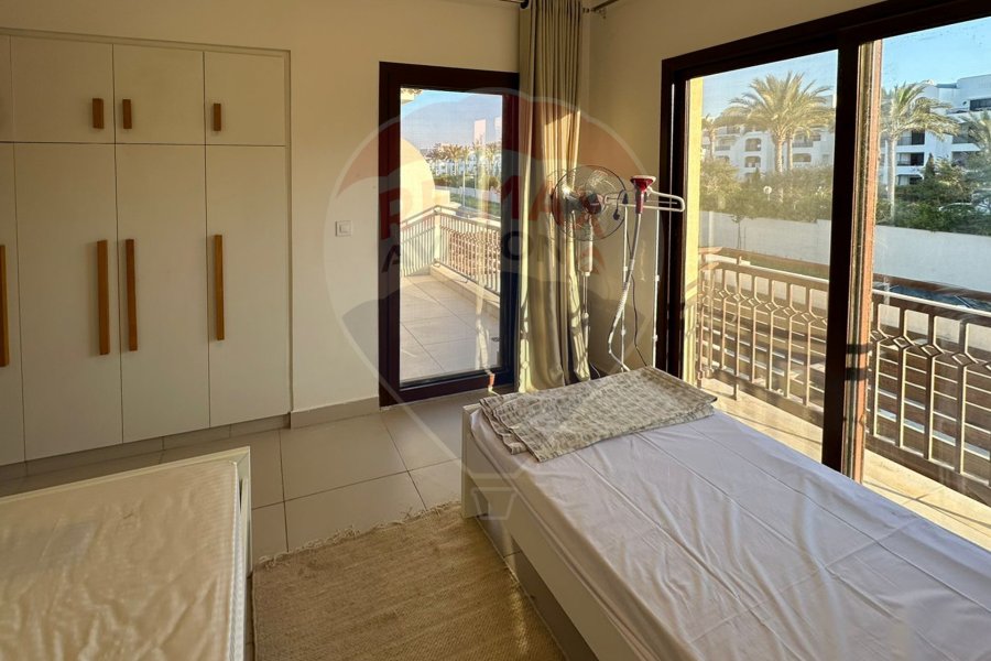 Townhouse villa for sale (Marassi - Sidi Abdel Rahman) 215 m