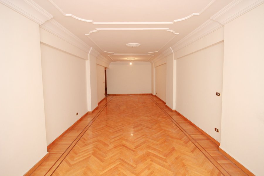 Apartment for sale 200 Stanley (Near by sea)