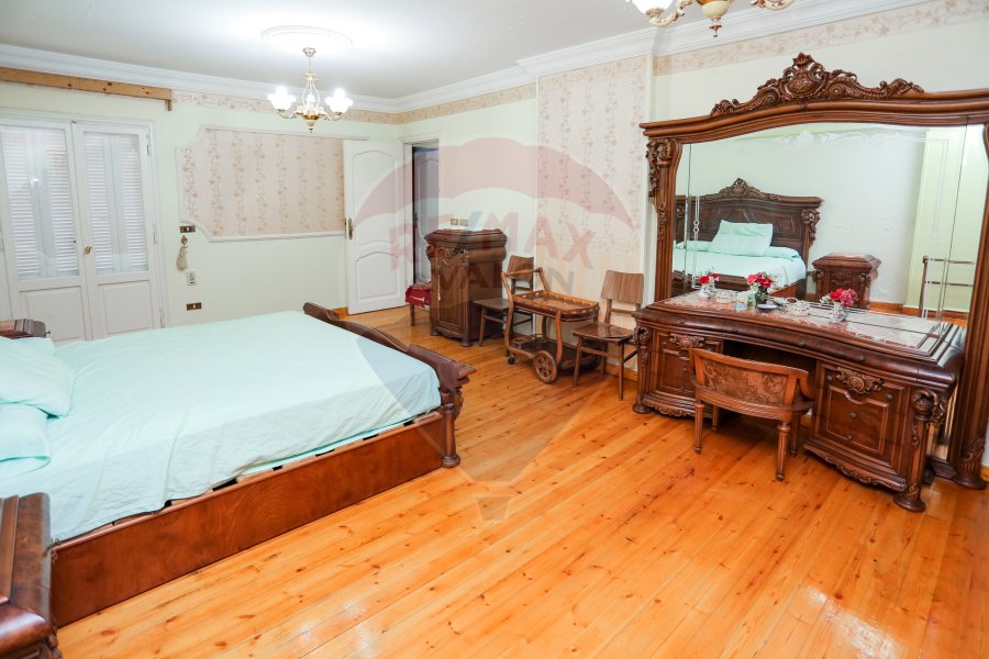 Apartment for sale 322 m Stanly (Directly on the sea)