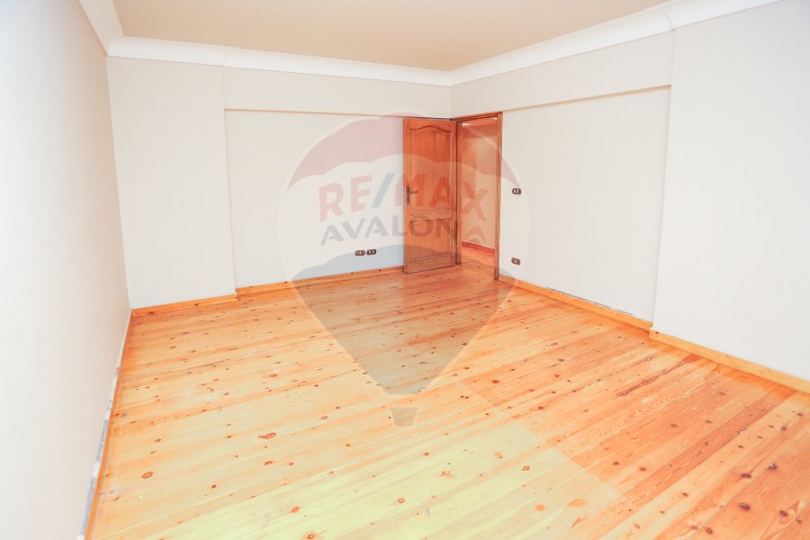 Apartment for sale 200 m Mostafa Kamel(Keroseiz tower)