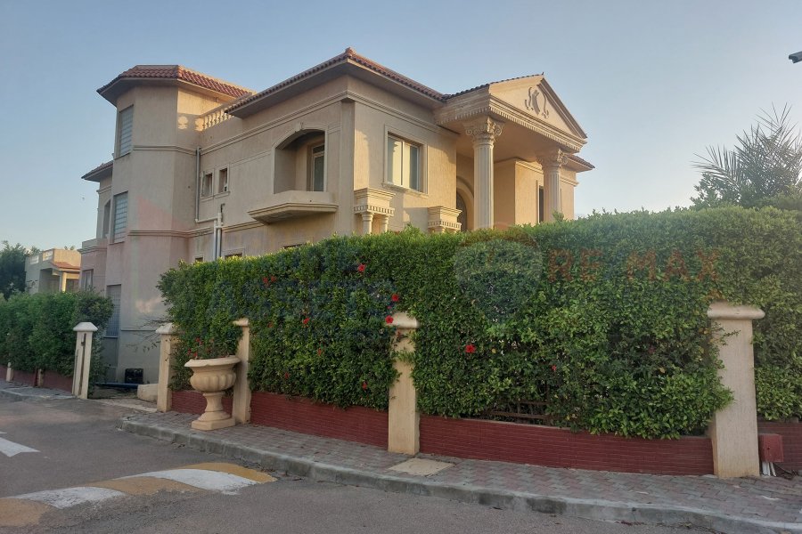 Stand alone villa for sale 560 m King Mariot (Orouba Royal)