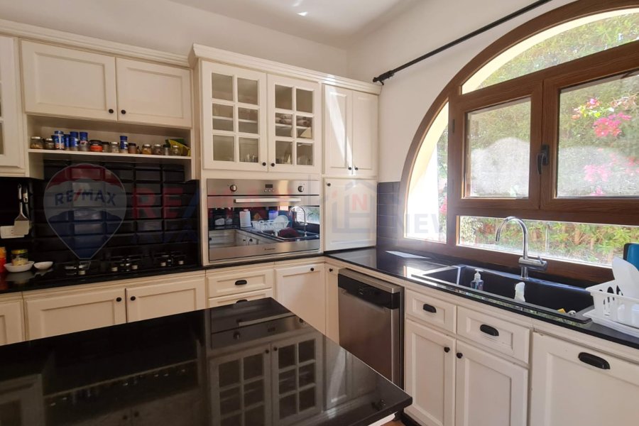 Furnished villa for rent 900 m King Mariout (King Heights compound)