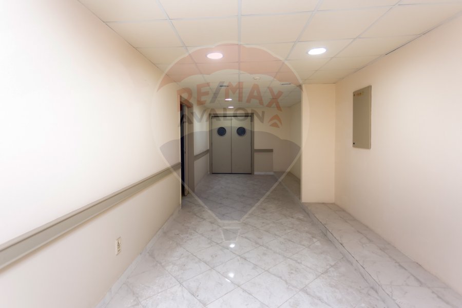 Administrative unit for rent 175 m smouha (Fawzy moaaz street)
