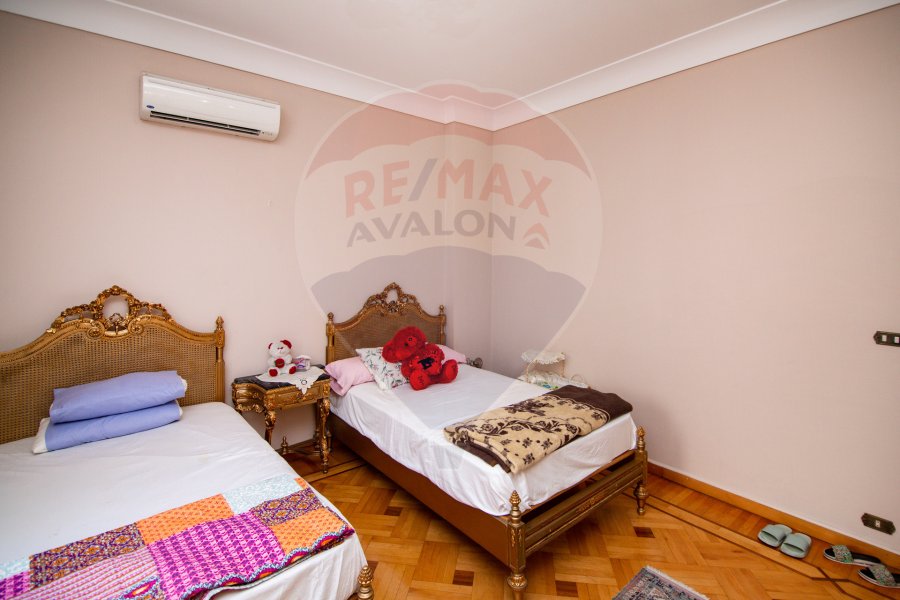 Penthouse + apartment for sale 640 m Smouha (Bahaa El Din El Ghatouri St.)