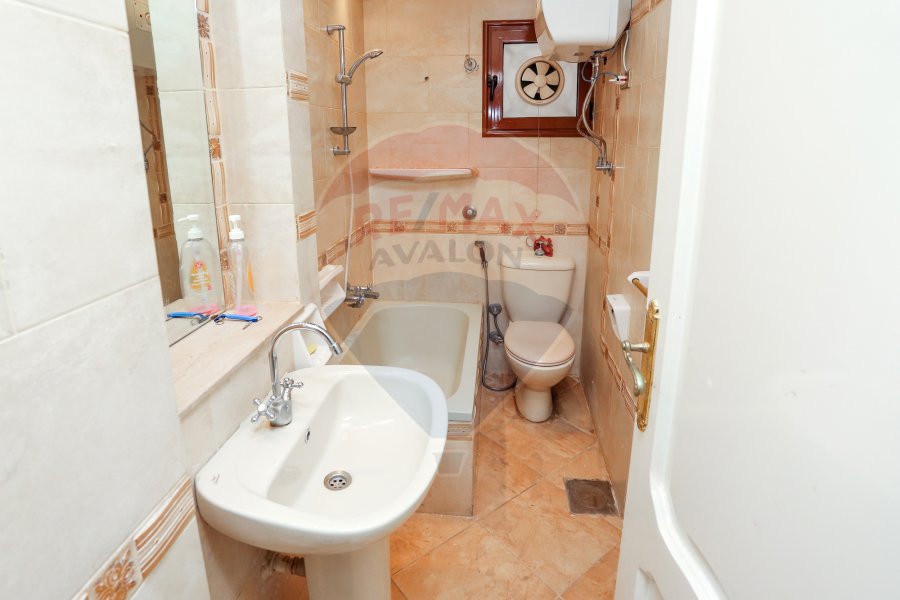 Apartment for sale 322 m Stanly (Directly on the sea)