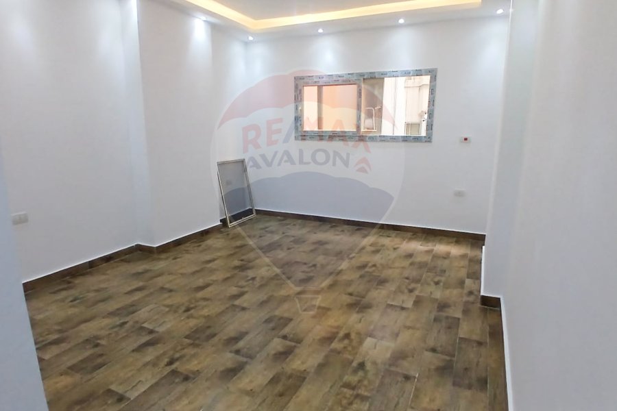 Apartment for sale 210 m Gleem (Mostafa Fahmy St.)