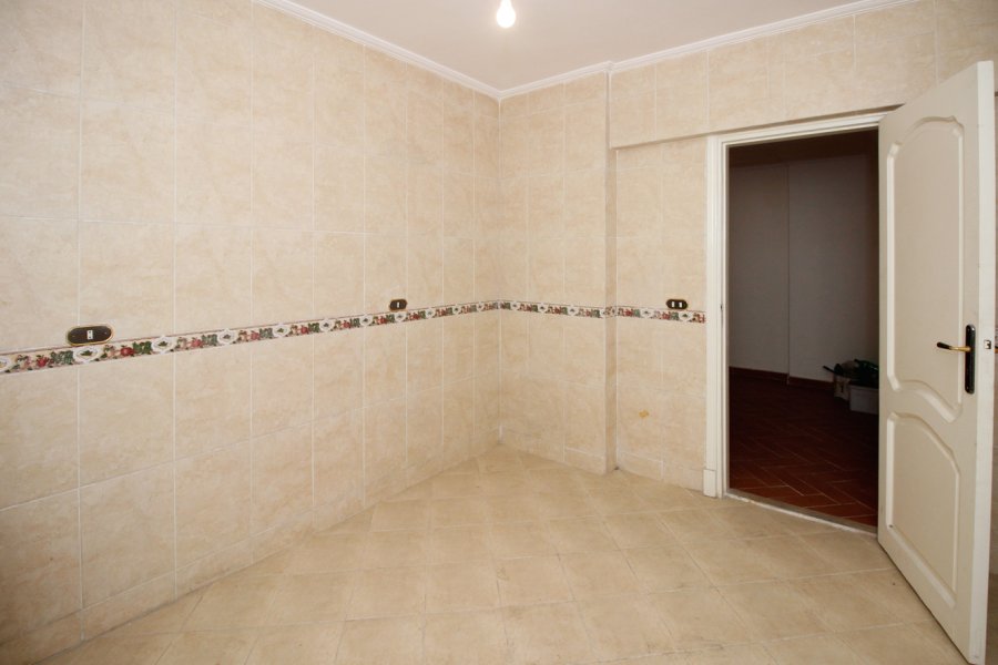 Apartment for sale 200 Stanley (Near by sea)