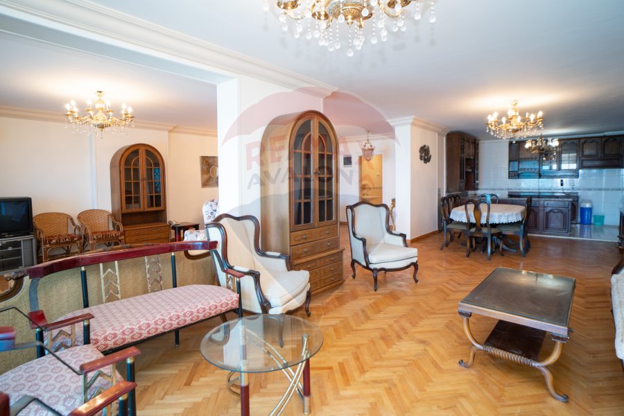 Apartment for sale 320 m El Mandara (El Gesh Road)