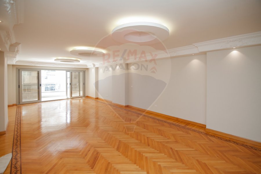 Apartment for sale 220 m Smouha (Bahaa El Din El Ghatoury St. - Steps from Fawzy Moaz St.)