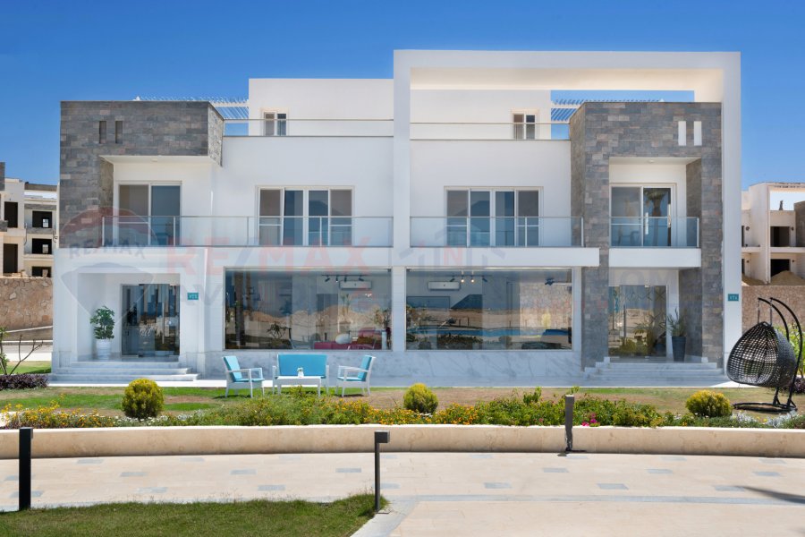 Ground chalet with garden for sale (Sea View - Ras El Hekma) 80 m