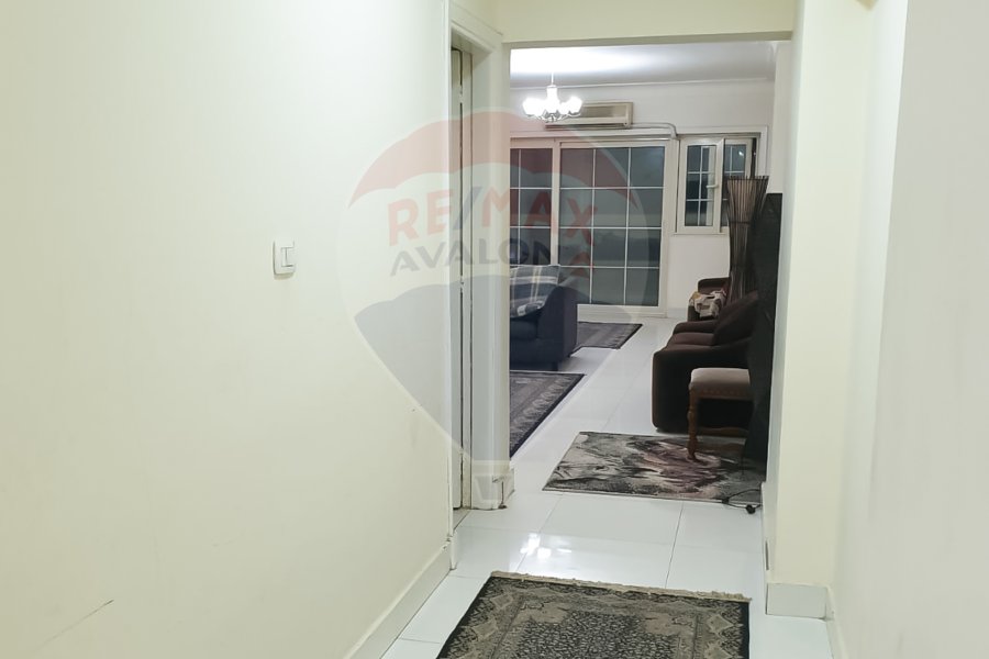 Apartment for rent 135 m Alasafra (Directly on the sea)