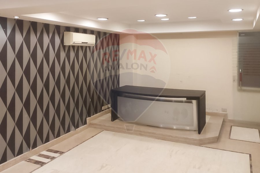 Administrative apartment for rent 80 m Bahri (Al-Gomrok)