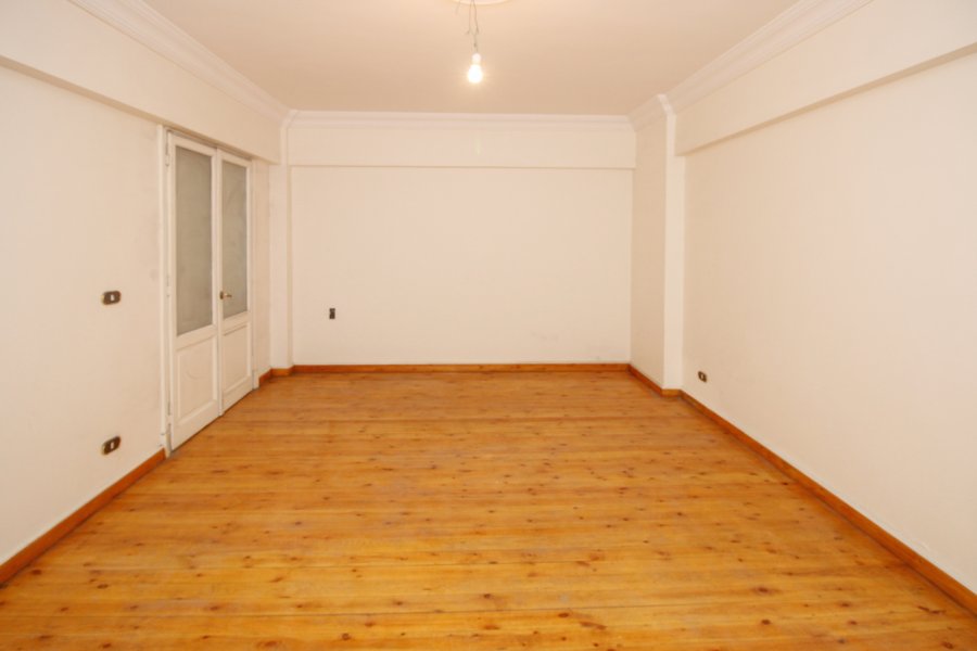 Apartment for sale 200 Stanley (Near by sea)