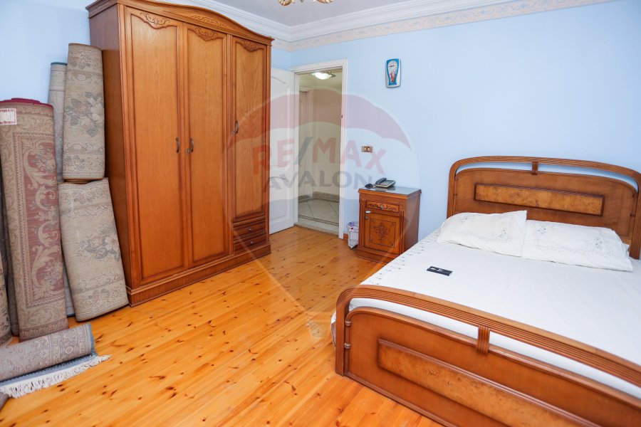 Apartment for sale 322 m Stanly (Directly on the sea)