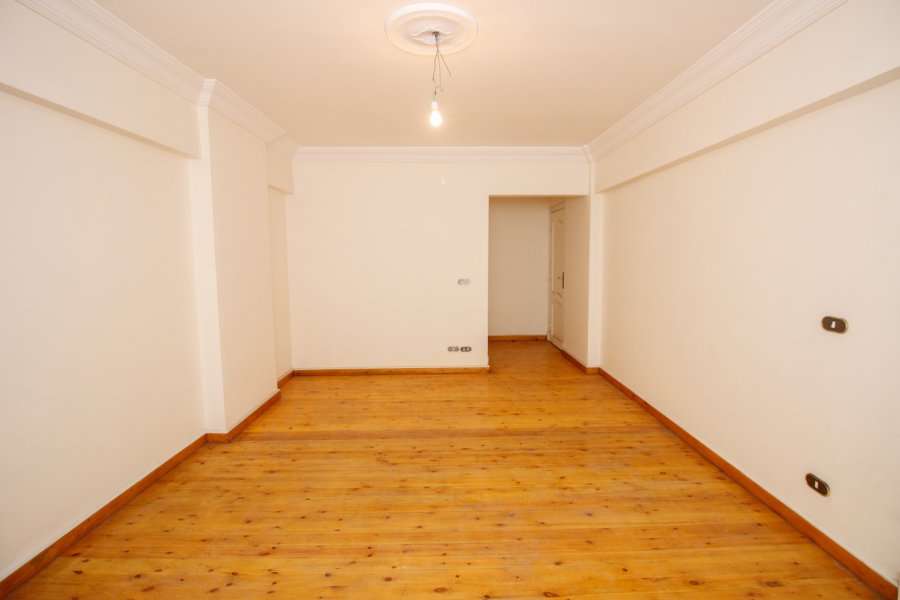 Apartment for sale 200 Stanley (Near by sea)