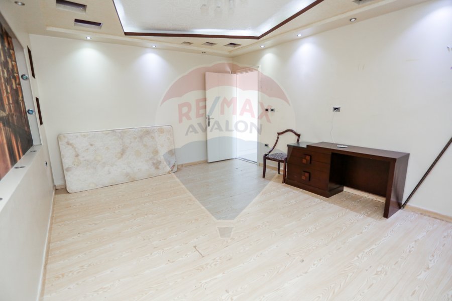 Apartment for sale 225 m Mostafa kamel (Abo qur st)