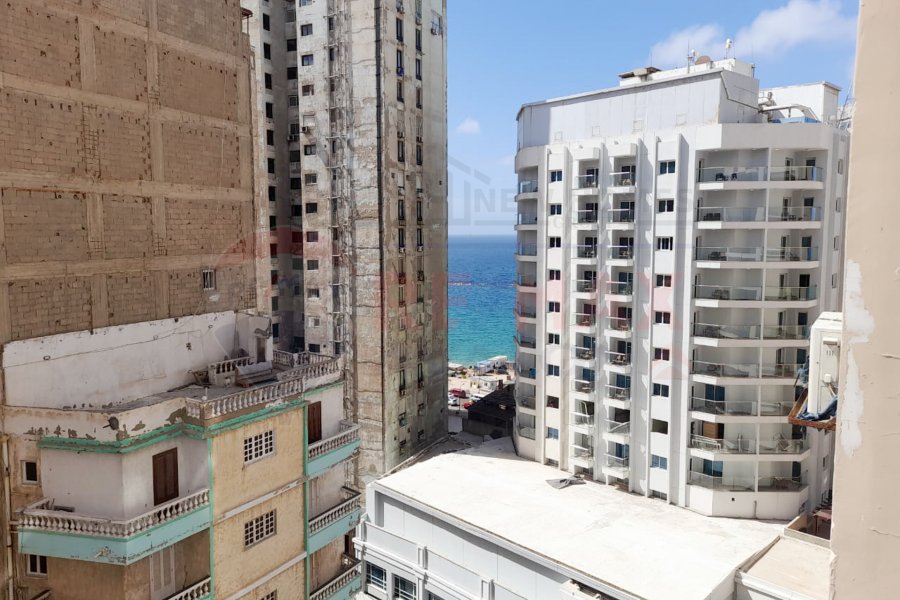 شقة للإيجار المفروش  156م سيدى بشر بحرى فيو البحر بجوار فندق رمادا 
