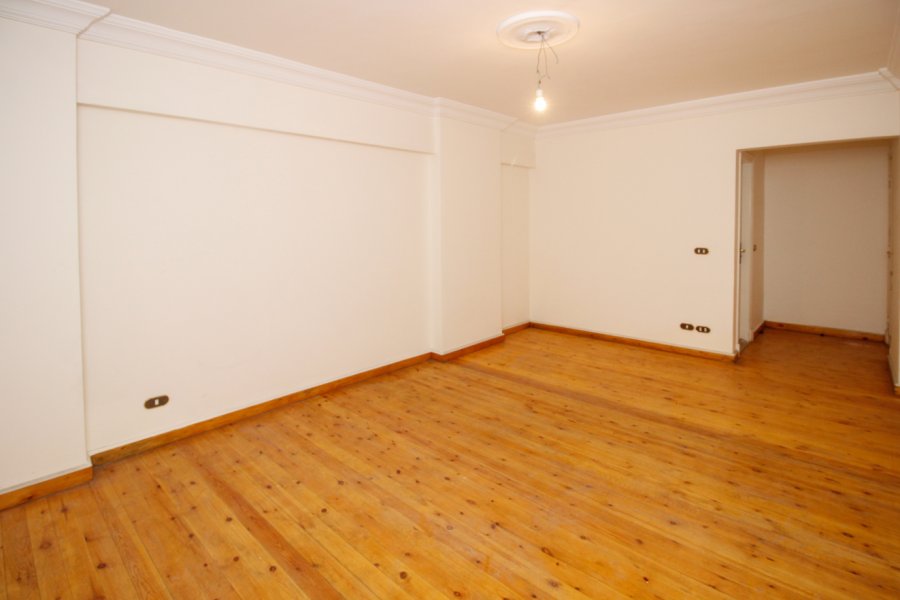 Apartment for sale 200 Stanley (Near by sea)