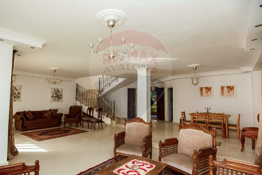 Twin house villa for sale 264 m King Mariout (Alex West)