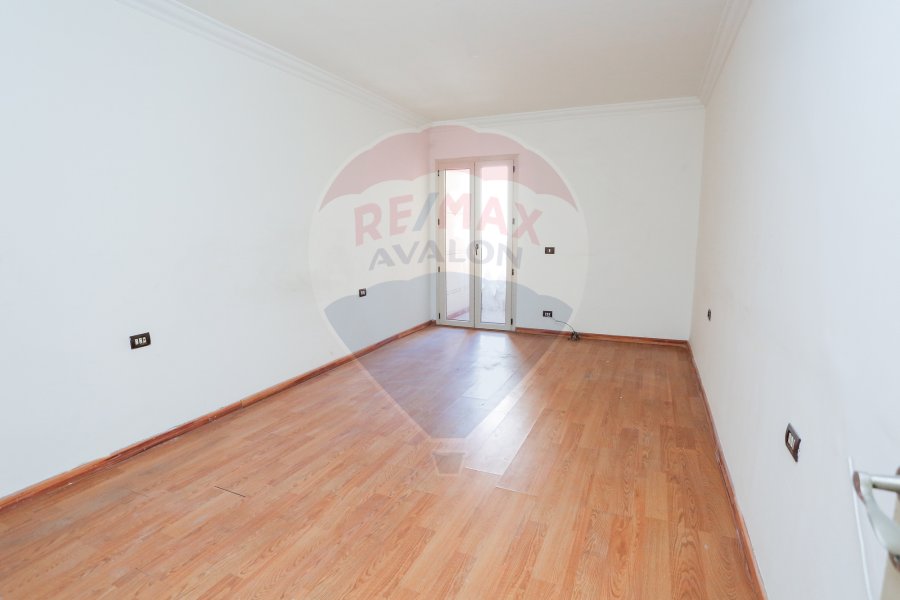 Apartment for rent 250 m Smouha (fawazy moaaz st - next to ali bn abi talb mousqu)