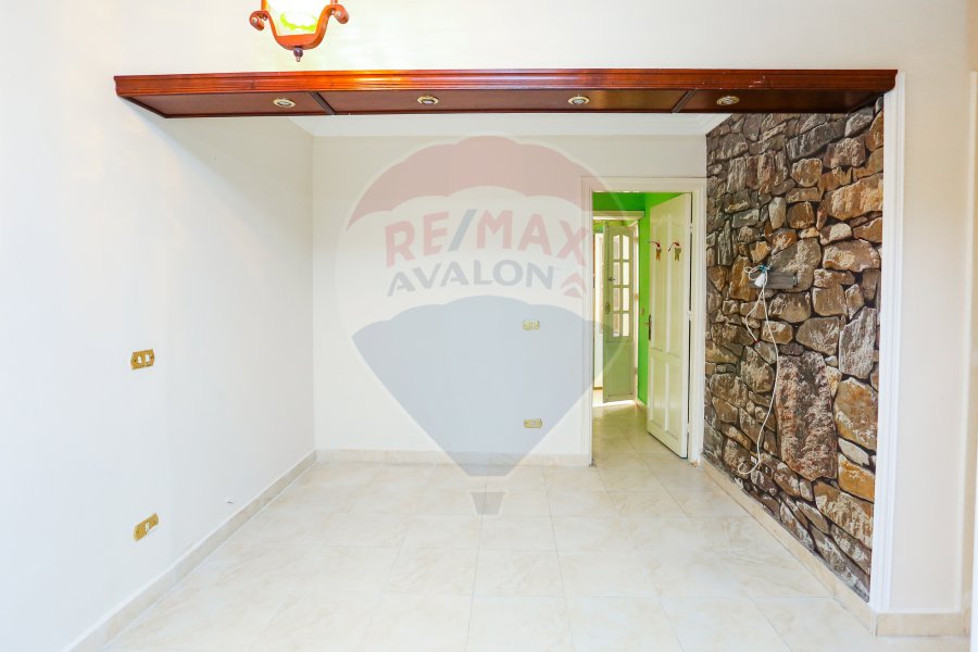 Apartment for sale 122 m Smouha ( Steps from Green Plaza )