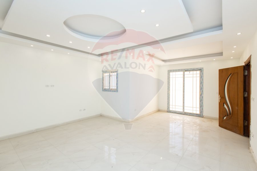 Penthouse for sale 825 m Al-Mandara (Cecelia compound)