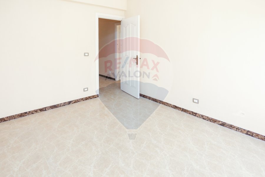 Duplex for Sale 200 m smouha (14 may bridge)