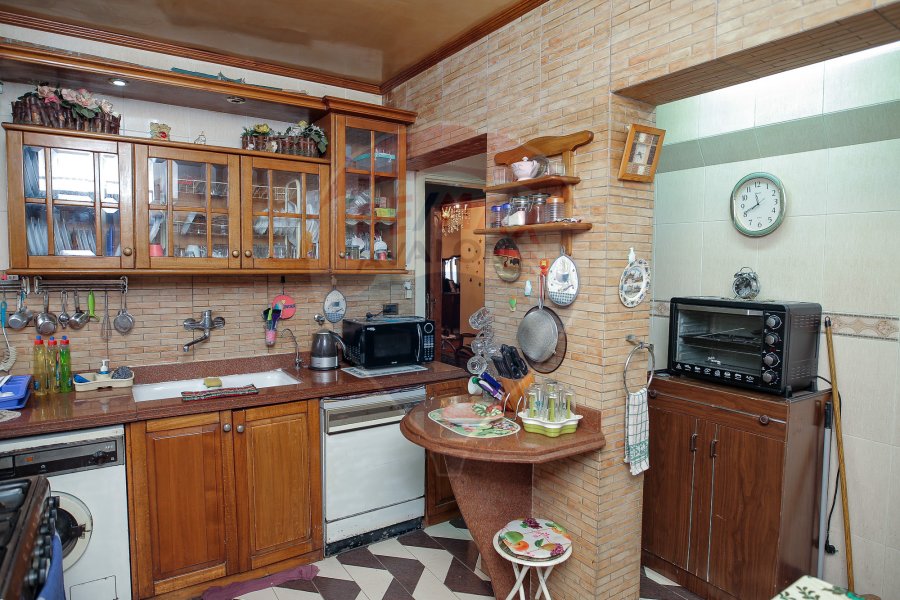 (شقة للبيع 250 م رشدي (على الترام مباشرة