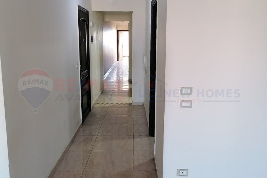 Apartment for 170 m Sporting (Directly on the tram)