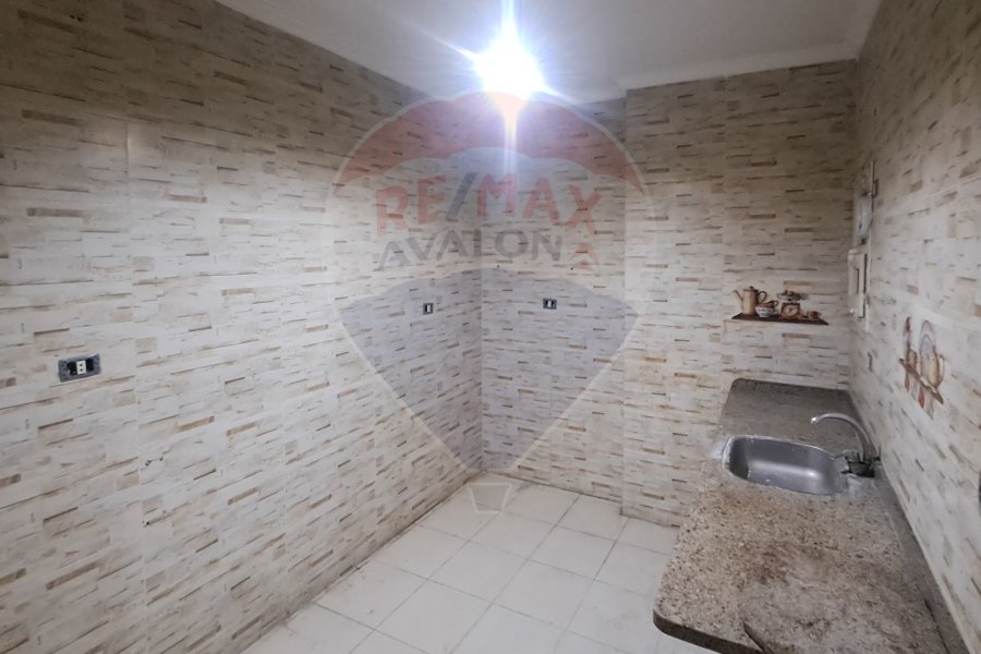 Apartment for sale 175 m Gleem (steps from the sea)