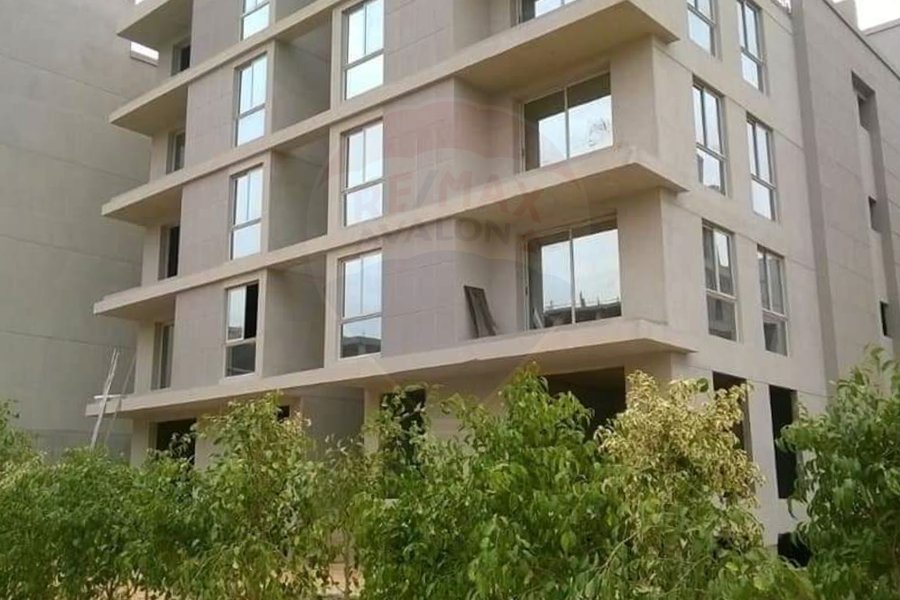 Apartment for sale 135 m 6th of October (Cairo - Creek Park Compound)