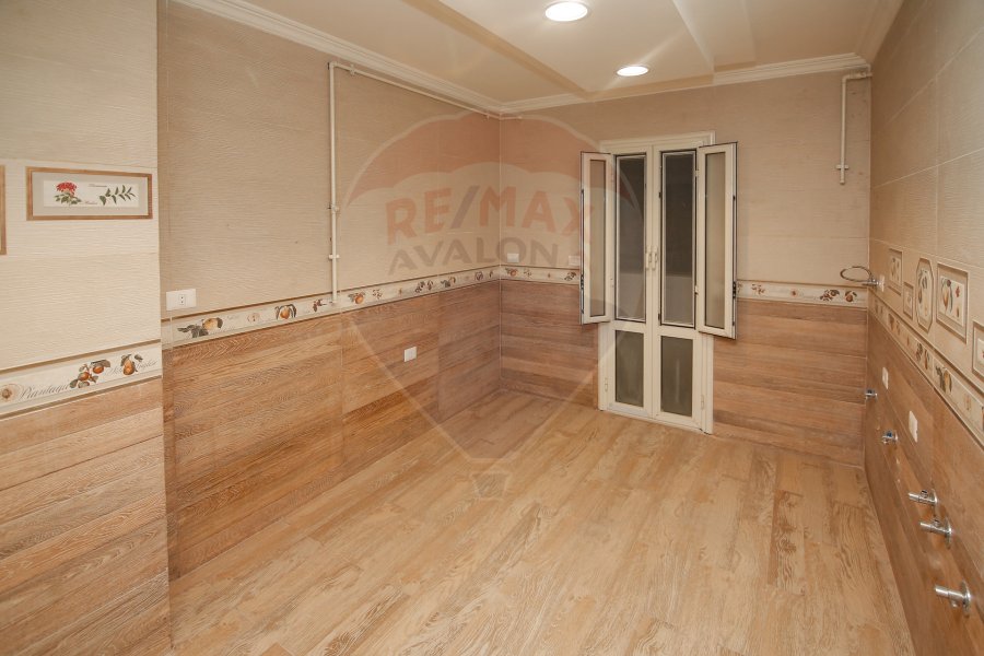 Apartment for sale 220 m Smouha (Bahaa El Din El Ghatoury St. - Steps from Fawzy Moaz St.)