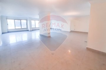 Administrative unit For Rent 194 m Moharam Bek ( Mahmoudeya Road )