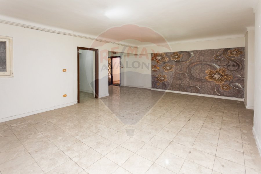 Apartment for sale 160m Miami (Gamal Abdel Nasser Street - in front of the Naval Academy)