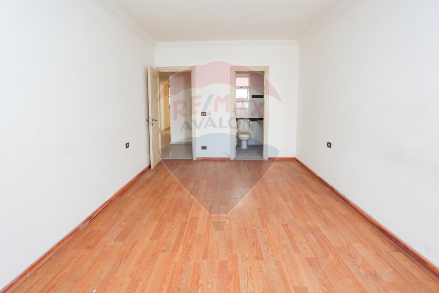 Apartment for rent 250 m Smouha (fawazy moaaz st - next to ali bn abi talb mousqu)