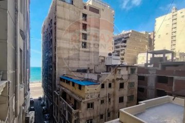 شقة للبيع 160 م لوران ( خطوات من البحر )