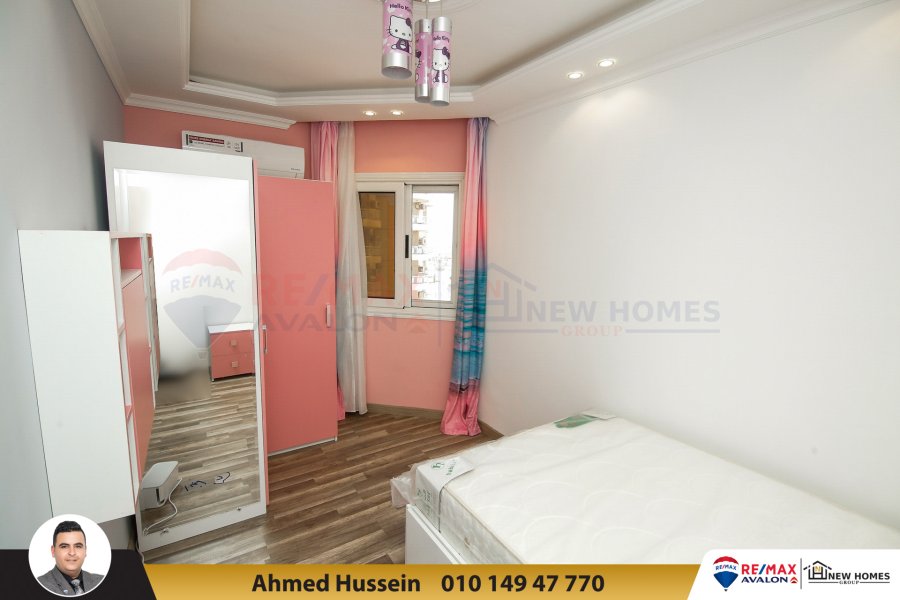 Apartment for sale 190m Al Mamoura (steps from the sea)
