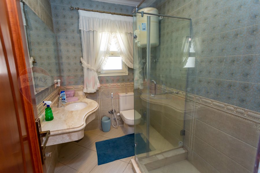 Villa for sale 500 m King Mariout (King Heights compound)