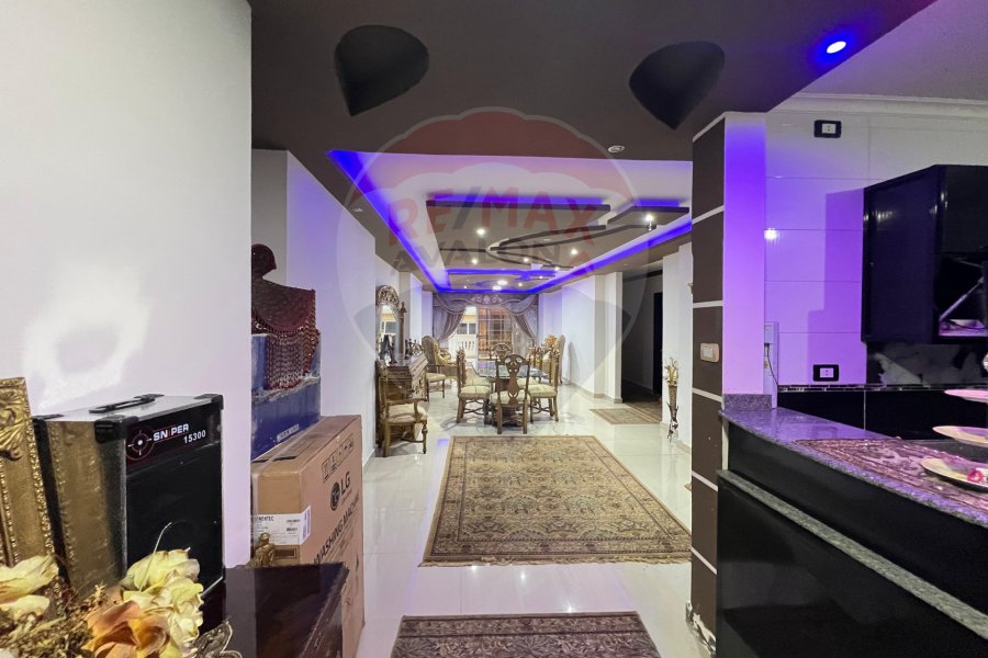 Apartment for sale 180 m Smouha (50 St- Steps From Fawzi Moaaz)