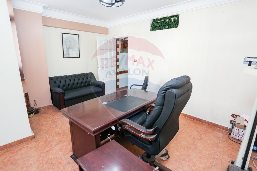 Administrative unit For Sale 85 m camp shizar (omer lotfy st - on tram station)