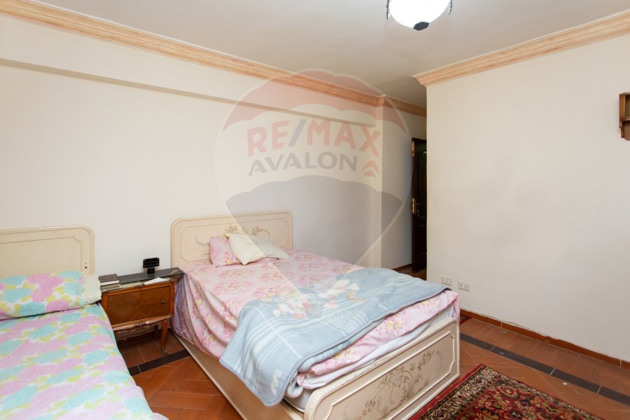 Apartment for sale 200 m Louran (between Abu Qir Street and the tram)