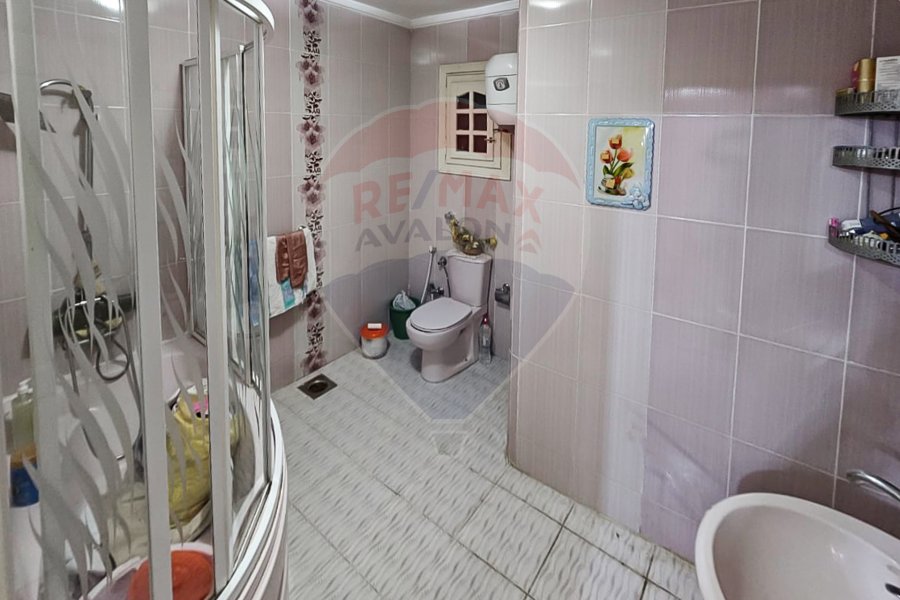 Apartment for sale 140 m Kafr Abdo (Sakina Bint Al Hussein St.)