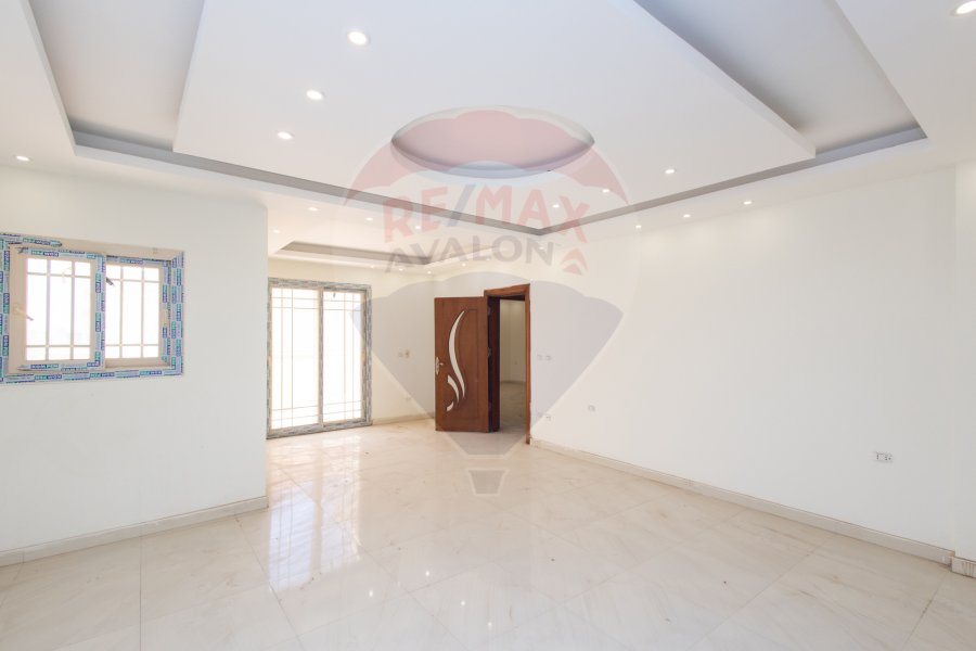 Penthouse for sale 825 m Al-Mandara (Cecelia compound)