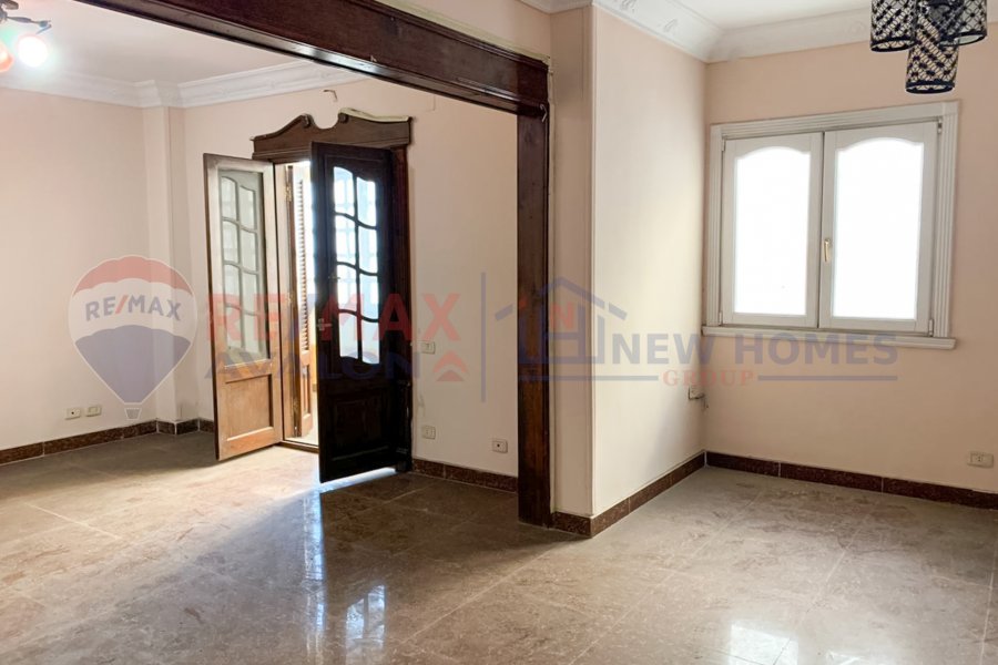 Apartment for sale 135 m Saba Basha (directly on the sea)