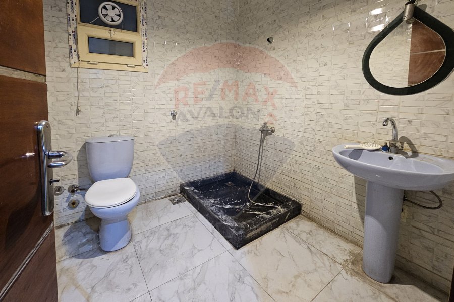 Apartment for sale 175 m Gleem (steps from the sea)