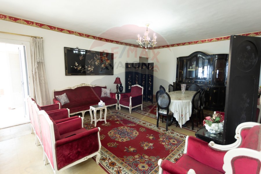 Apartment for sale 125 m Sidi Gaber (directly on the sea) - 3,500,000 EGP